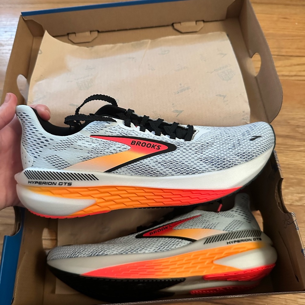 Brooks Hyperion GTS Shoes in Gray and Orange
